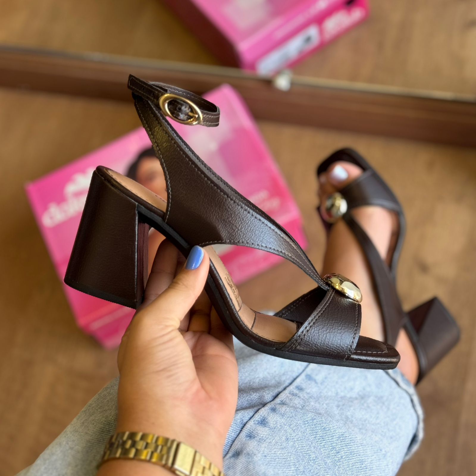 Salto Dakota Colmeia de Ouro Y9081