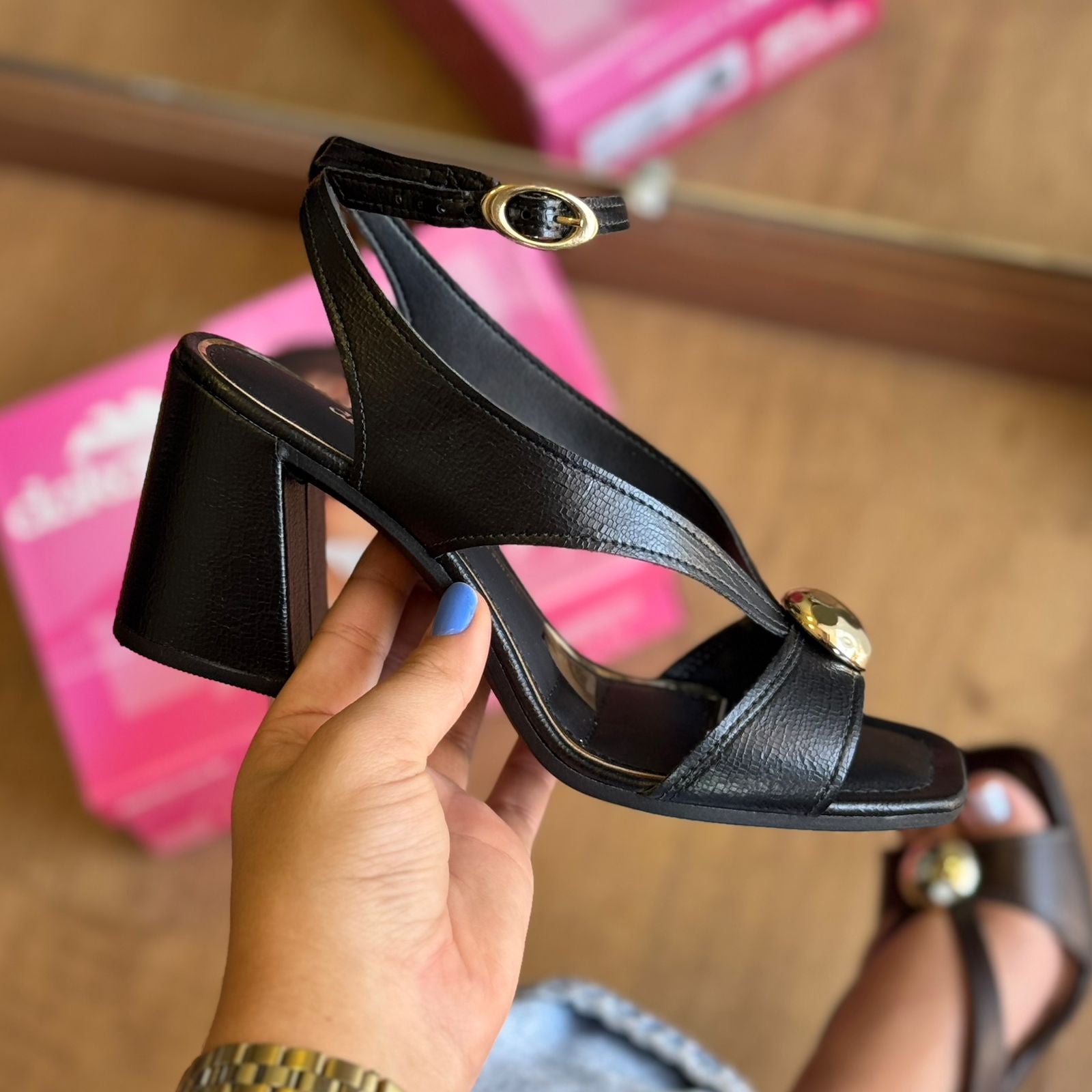 Salto Dakota Colmeia de Ouro Y9081