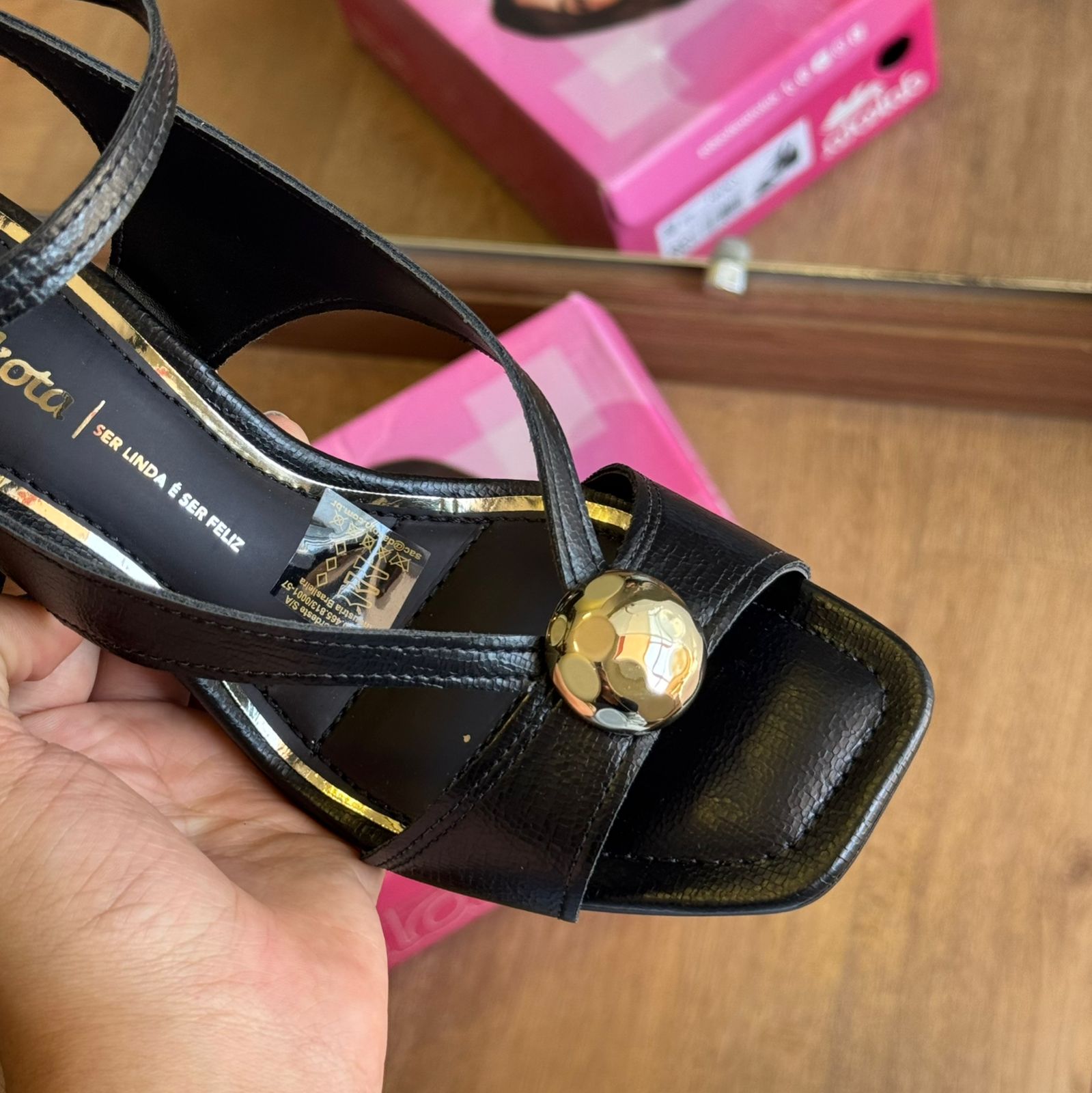 Salto Dakota Colmeia de Ouro Y9081