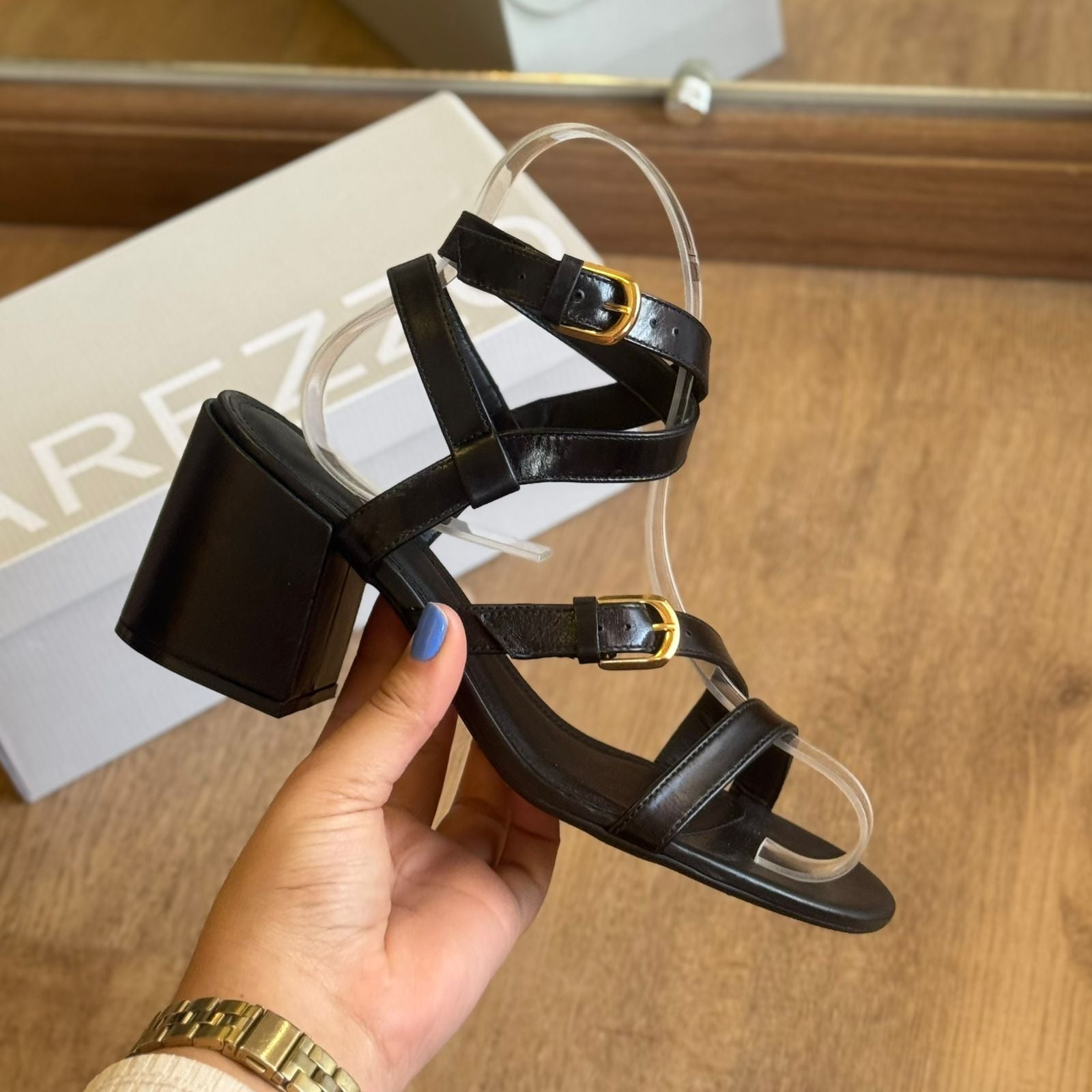 Sandália Arezzo Salto Bloco A124630079