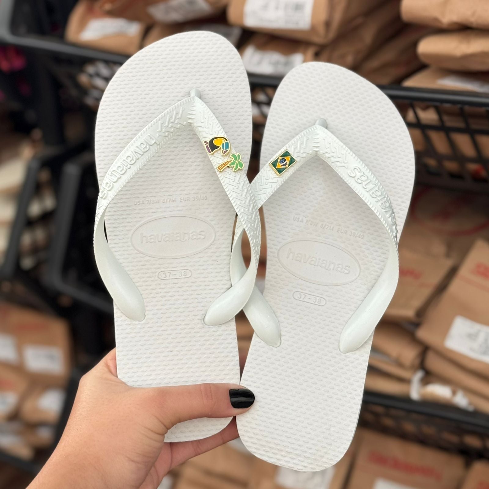 Havaianas Top + Pin Tucano, Coqueiro e Brasil