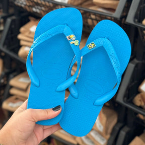 Havaianas Top + Pin Tucano, Coqueiro e Brasil