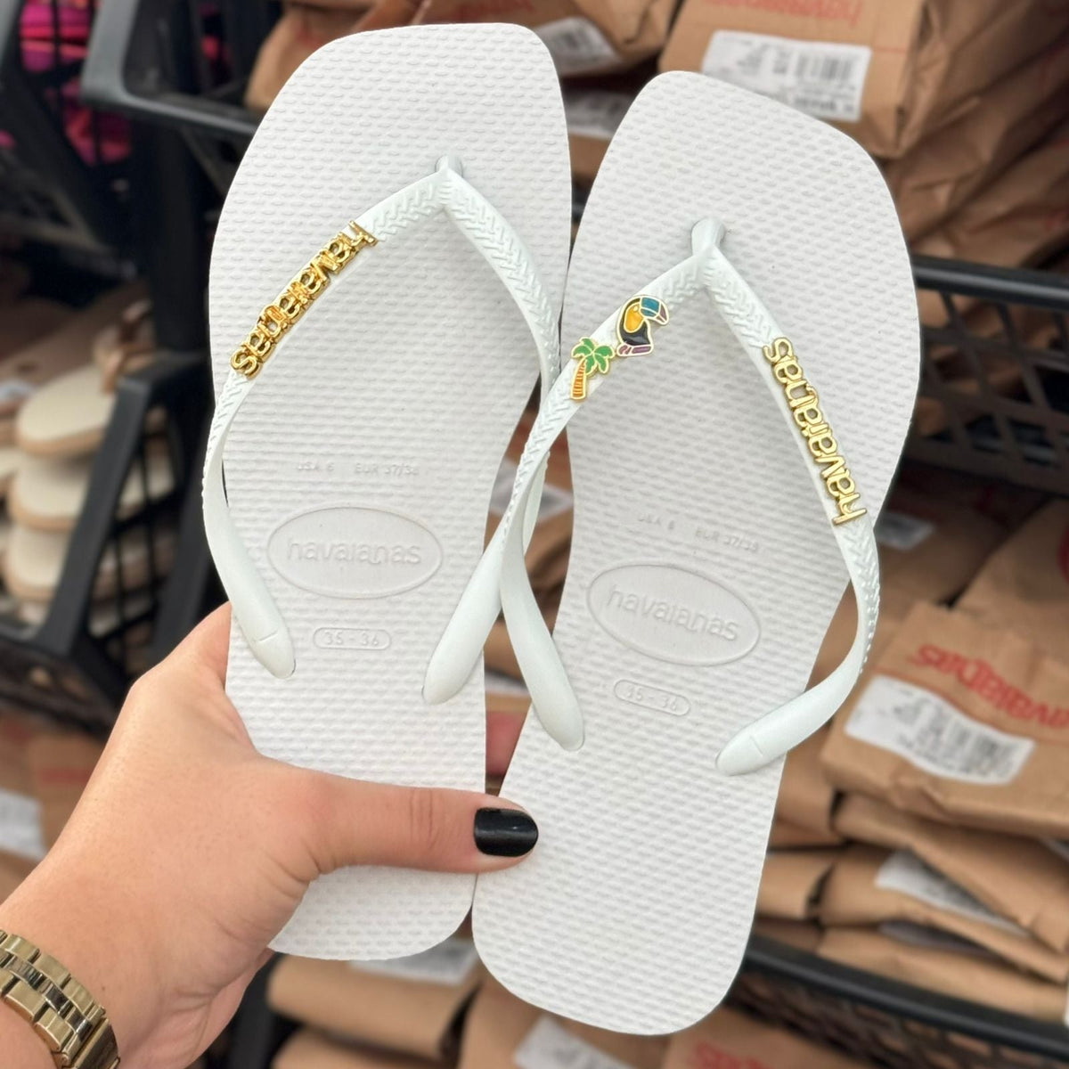 Havaianas Slim Square + Placa Logo + Pin Tucano e Coqueiro