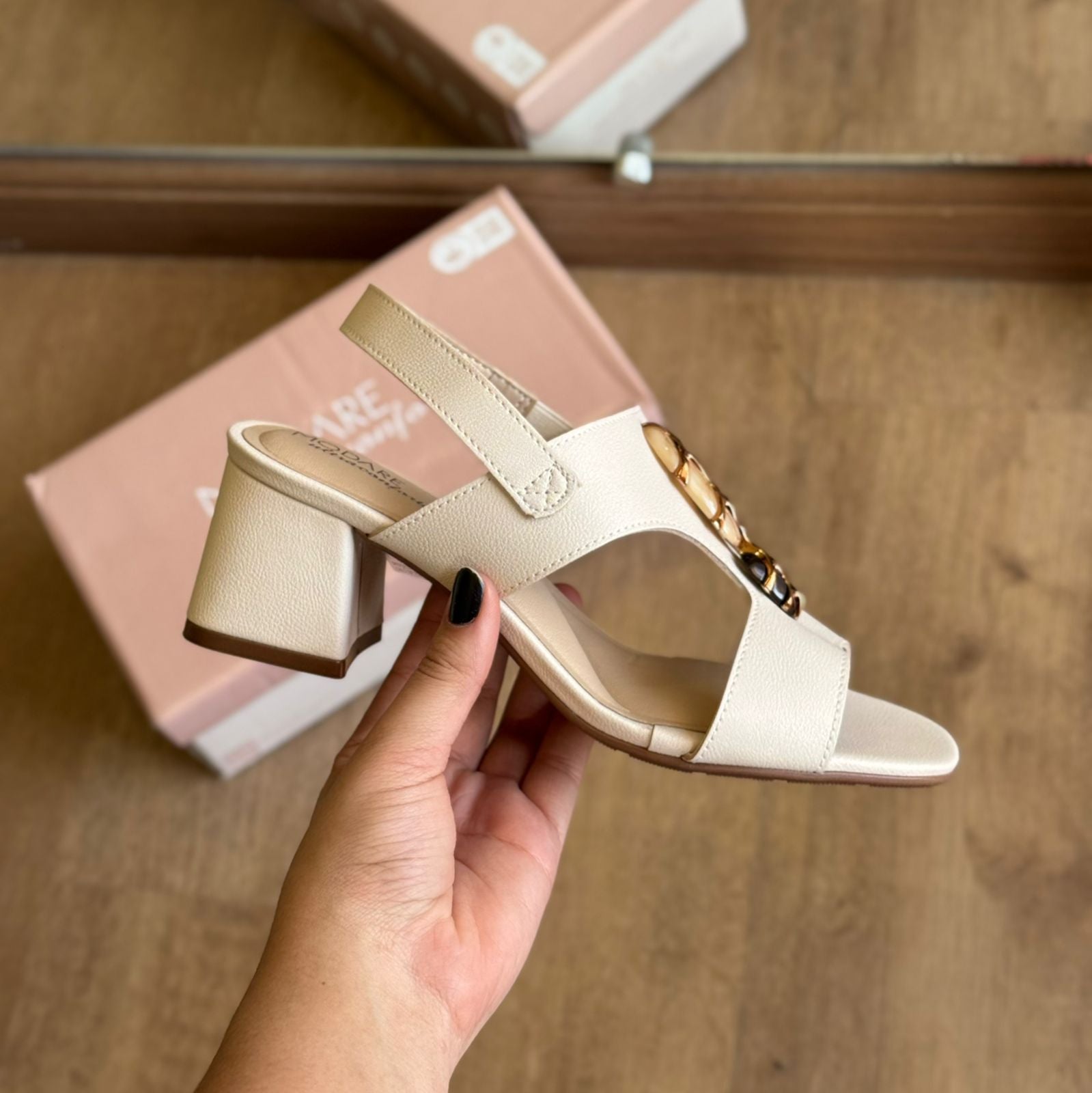 Sandália Salto Modare Pedra Central  7172.127