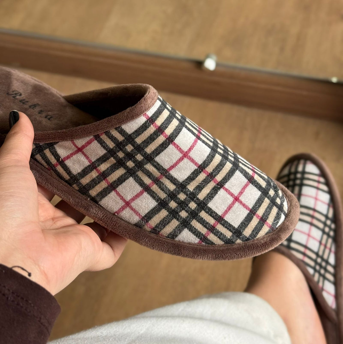 Pantufa Rubra Tecido