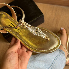 Rasteira Vizzano Detalhe Dourado de Folha 6371.374