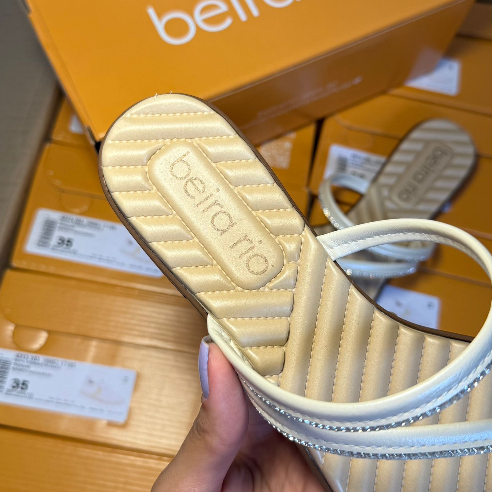 Sandália Beira Rio Rasteira Strass 8519.117