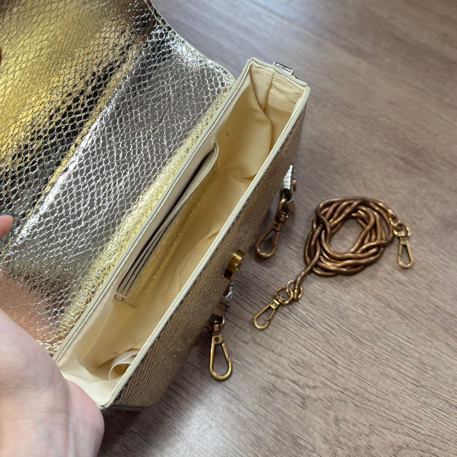 Bolsa Santa Lolla Baguete Floater Alça Trança 0470.4B5E