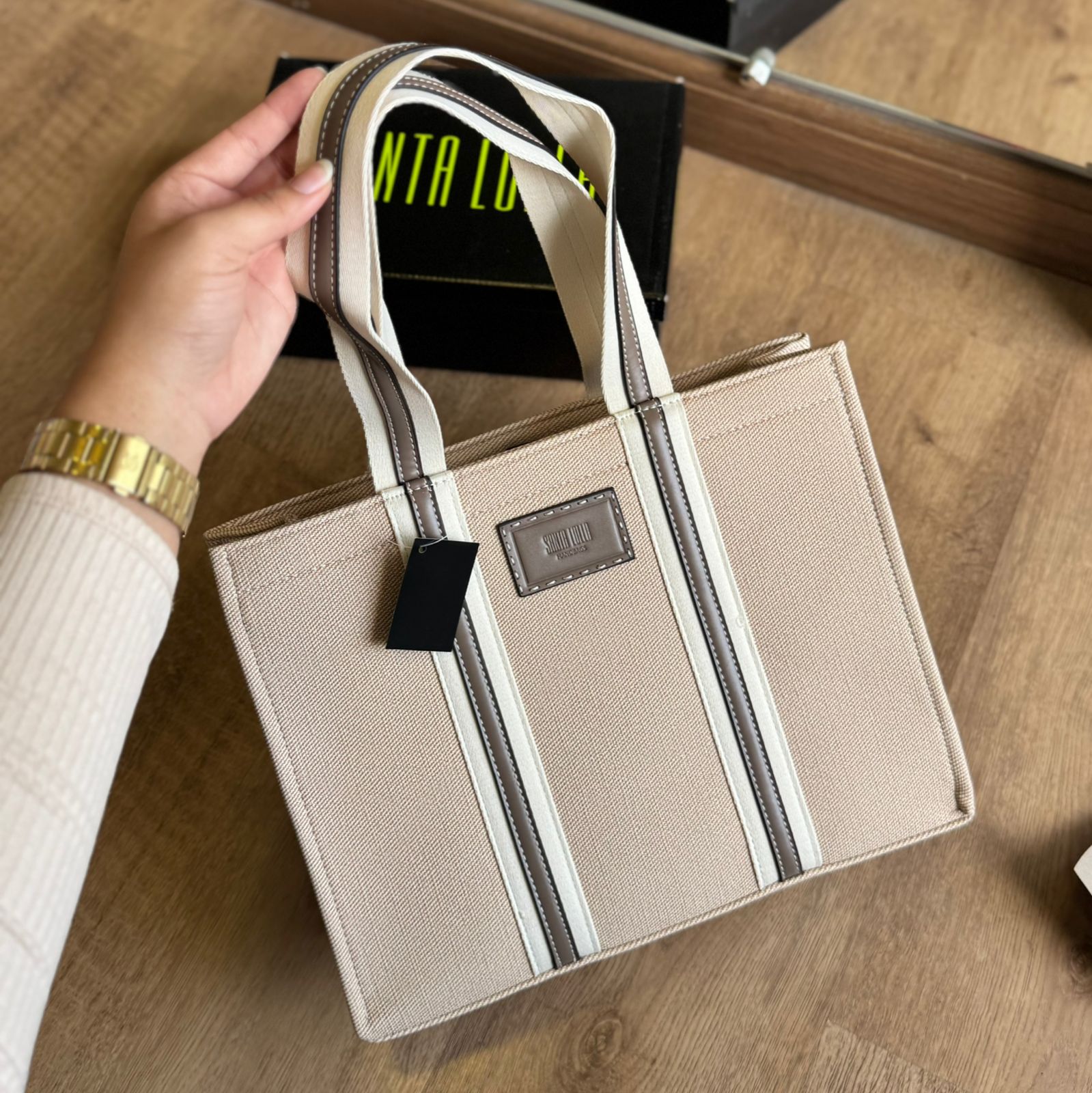 Bolsa Santa Lolla Quadrada Estruturada Alça De Ombro 0453.5720