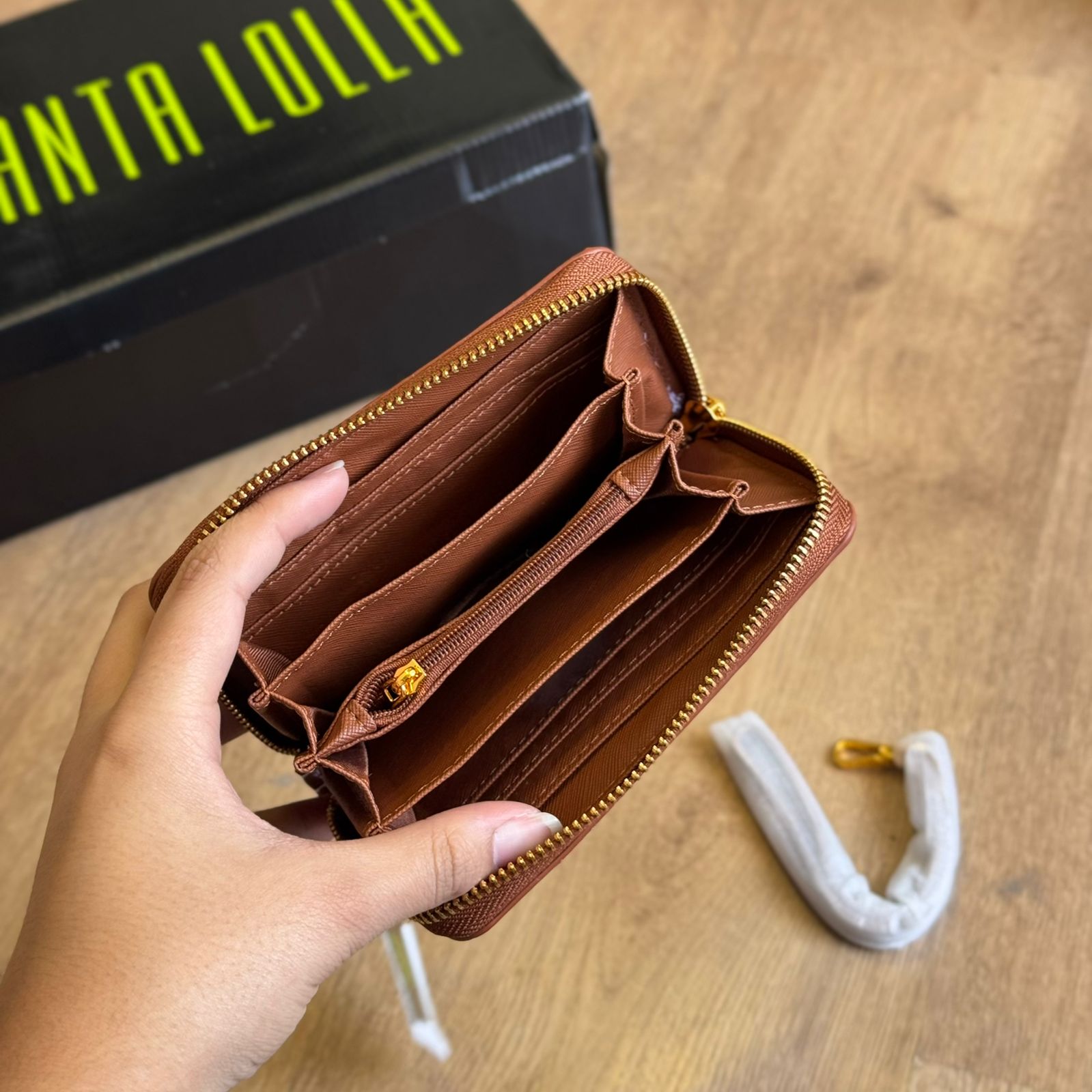 Carteira Santa Lolla Floater Alça De Mão  0471.443B.0378