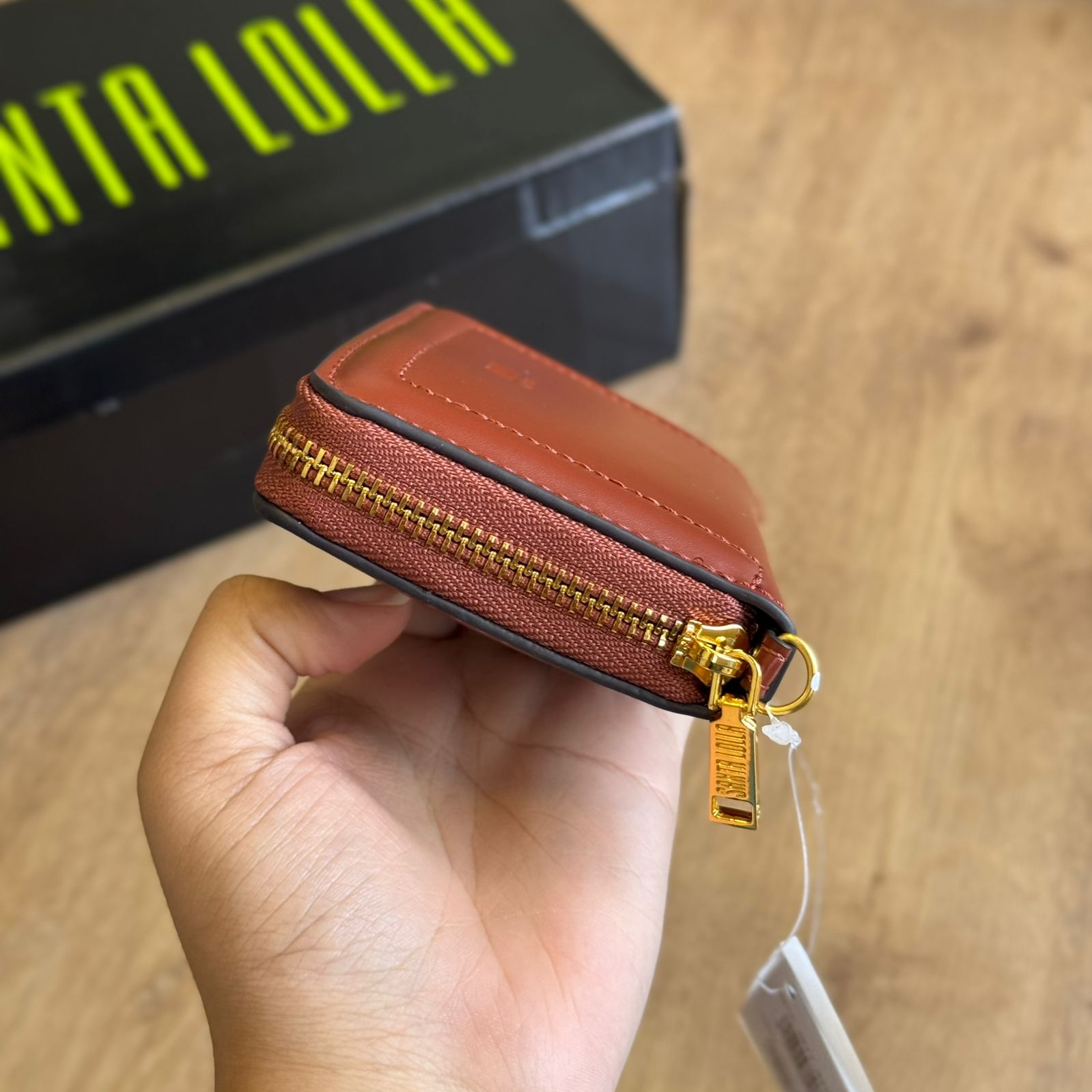 Carteira Santa Lolla Floater  Alça De Mão 0471.4B77.037B