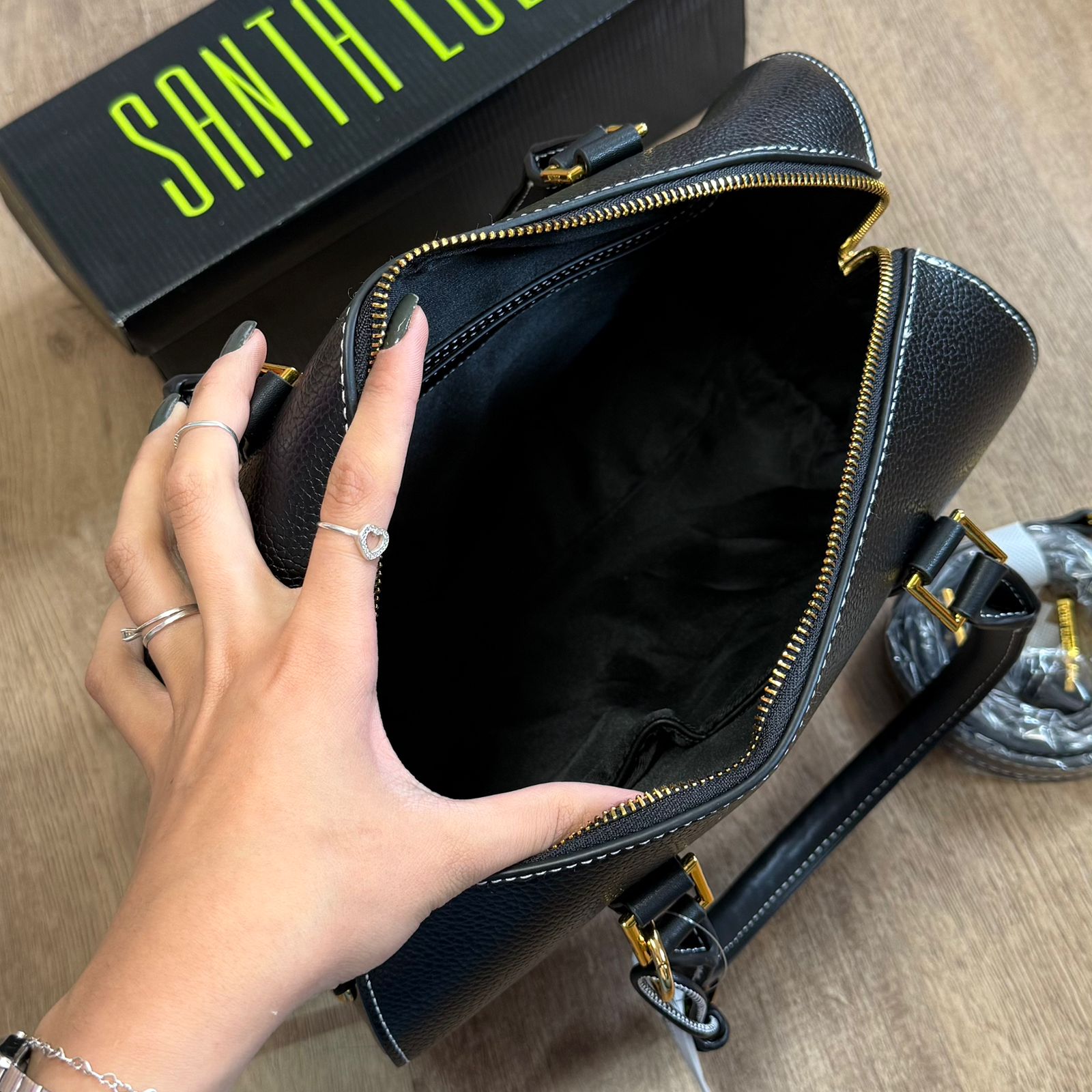 Bolsa Santa Lolla Bau Alça Transversal 0453.454E.0378