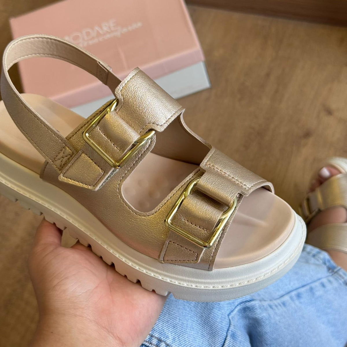 Sandália Modare Espelho Dourado 7200.102