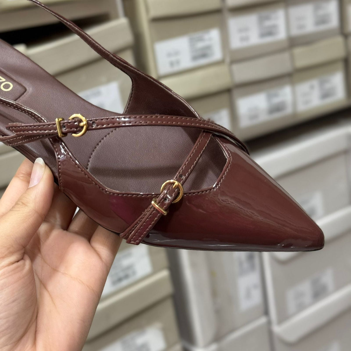 Sapatilha Arezzo Verniz Slingback Tiras Fivelas A132190004