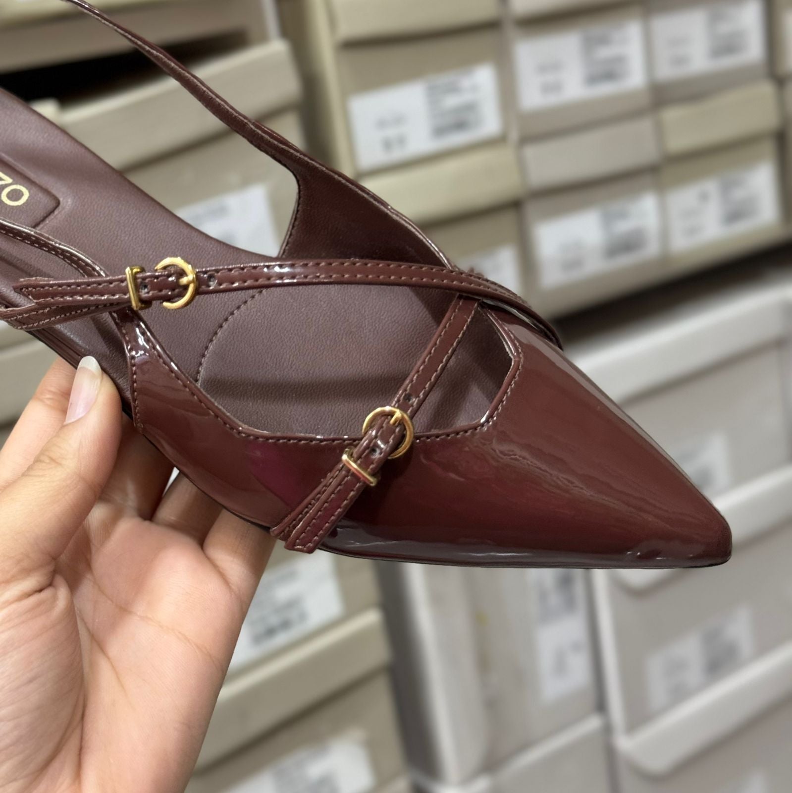 Sapatilha Arezzo Verniz Slingback Tiras Fivelas A132190004