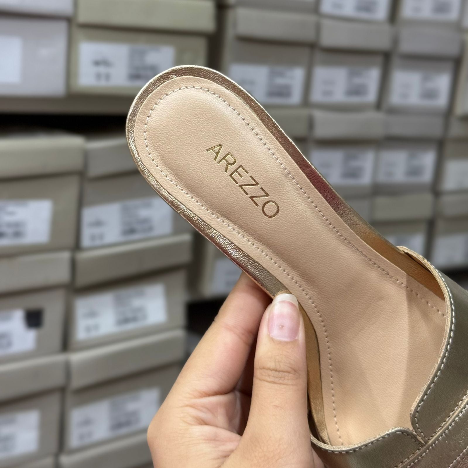 Sandália Mule Arezzo Couro Bloco Bico Quadrado A116990002