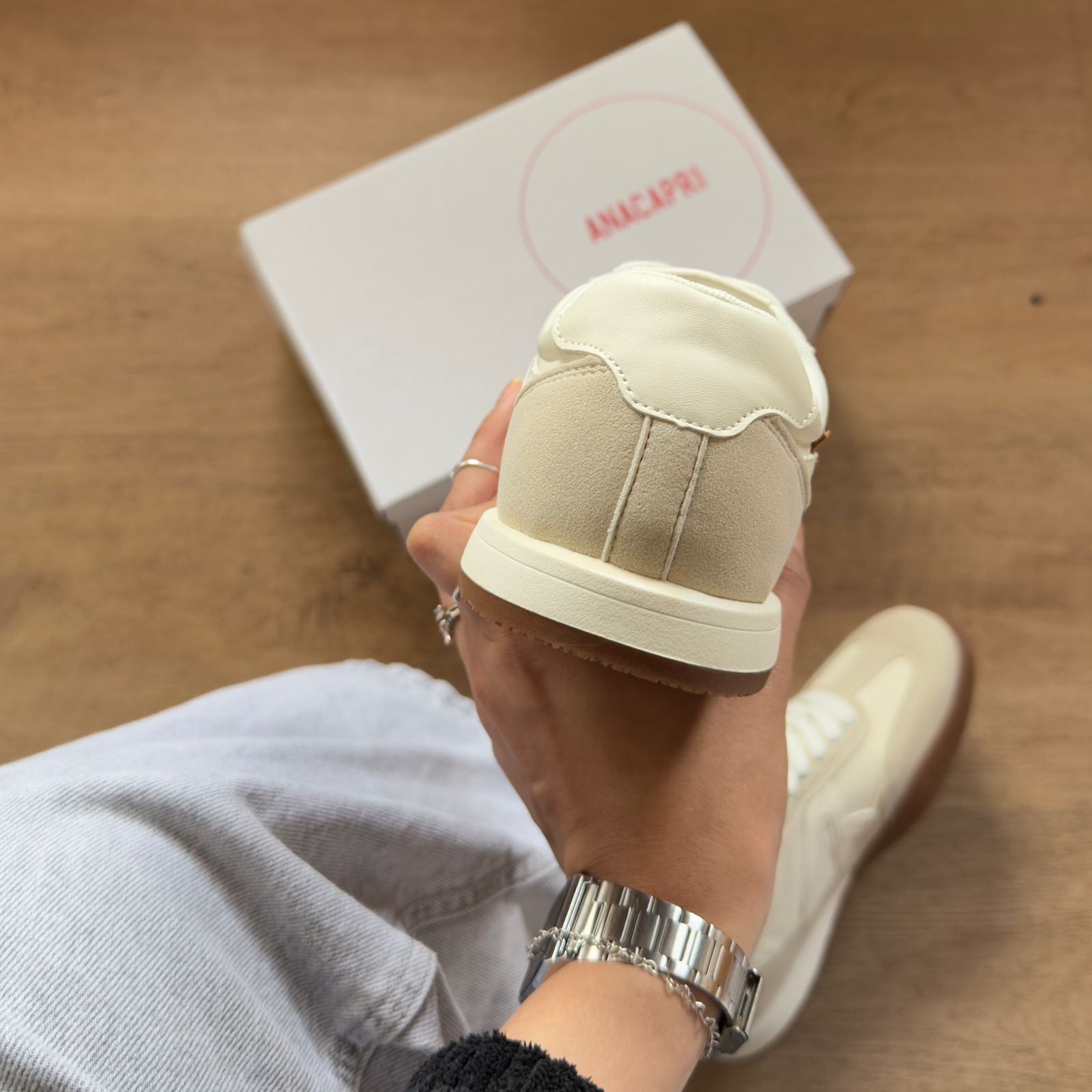 Tênis Ana Capri Couro Detalhe Lateral C30711