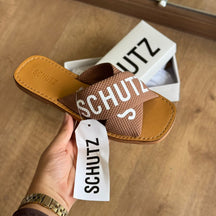 Sandália Schutz  Rasteira de X  Logo S208890004