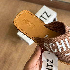 Sandália Schutz  Rasteira de X  Logo S208890004