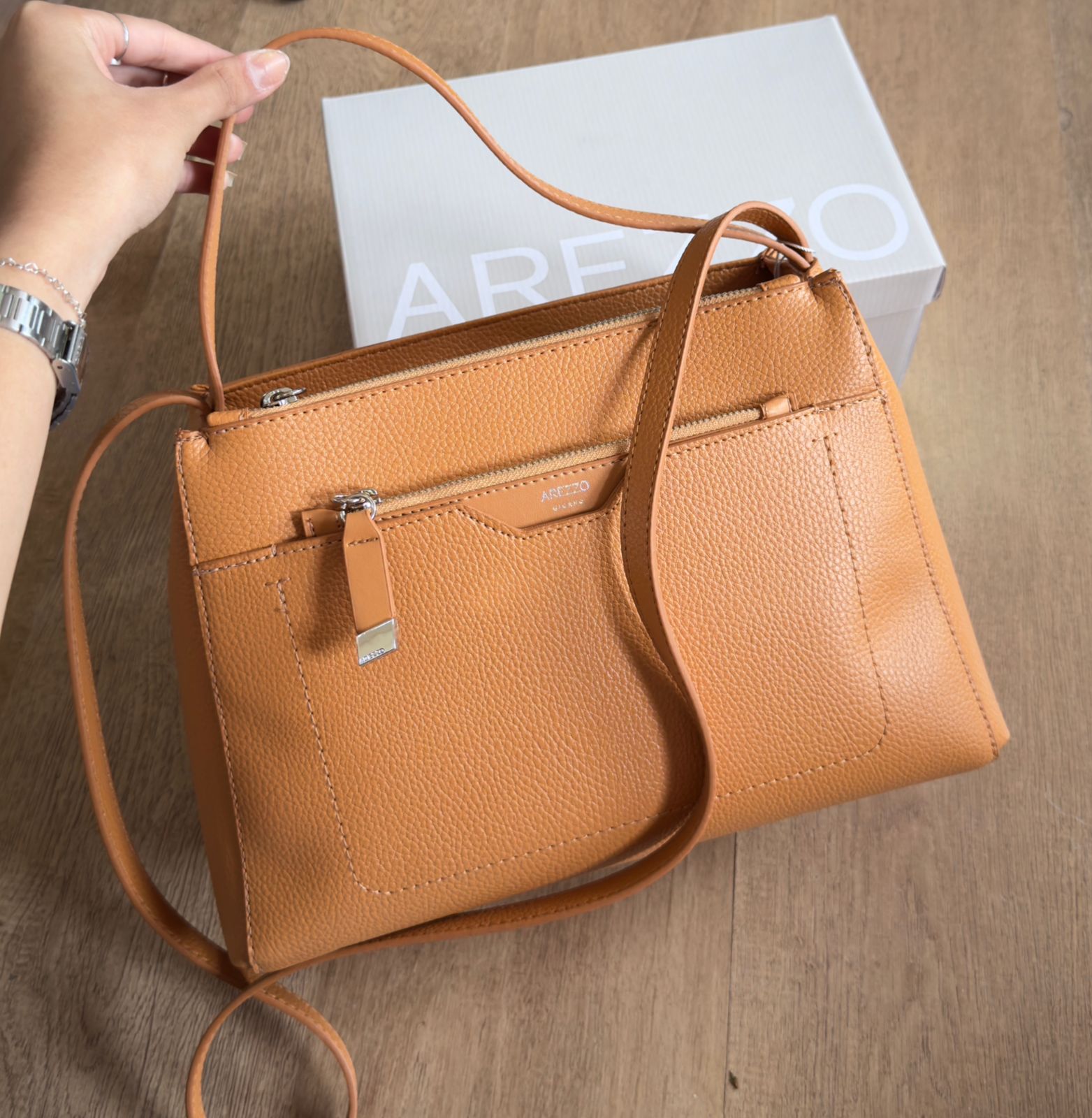 Bolsa Arezzo Emilly Grande Pouch A581000497