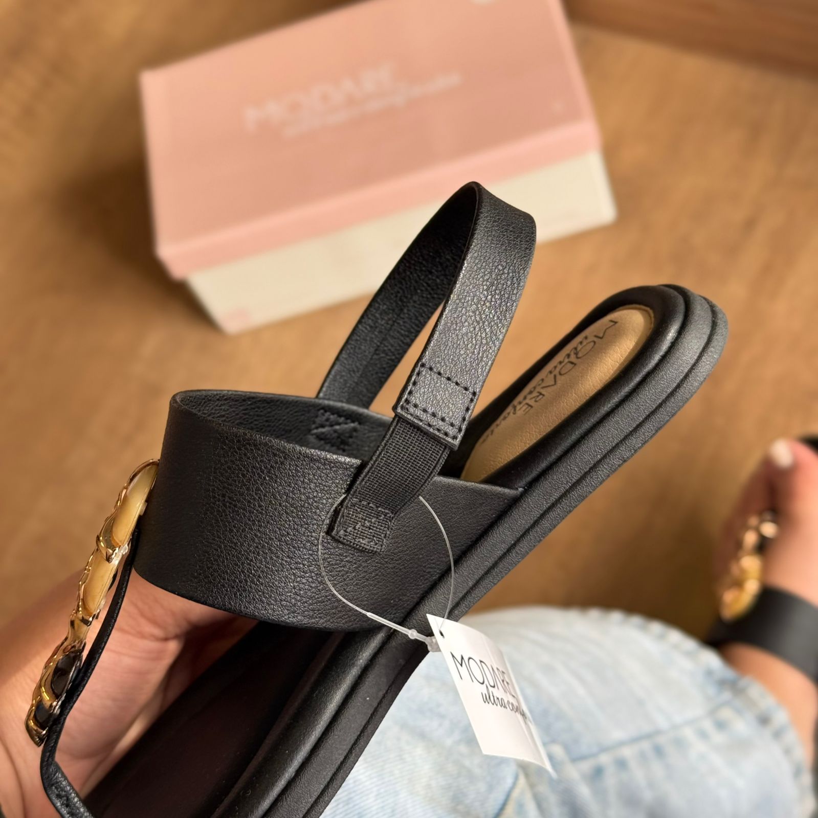 Sandália Modare Rasteira Com Pedrarias 7212.103