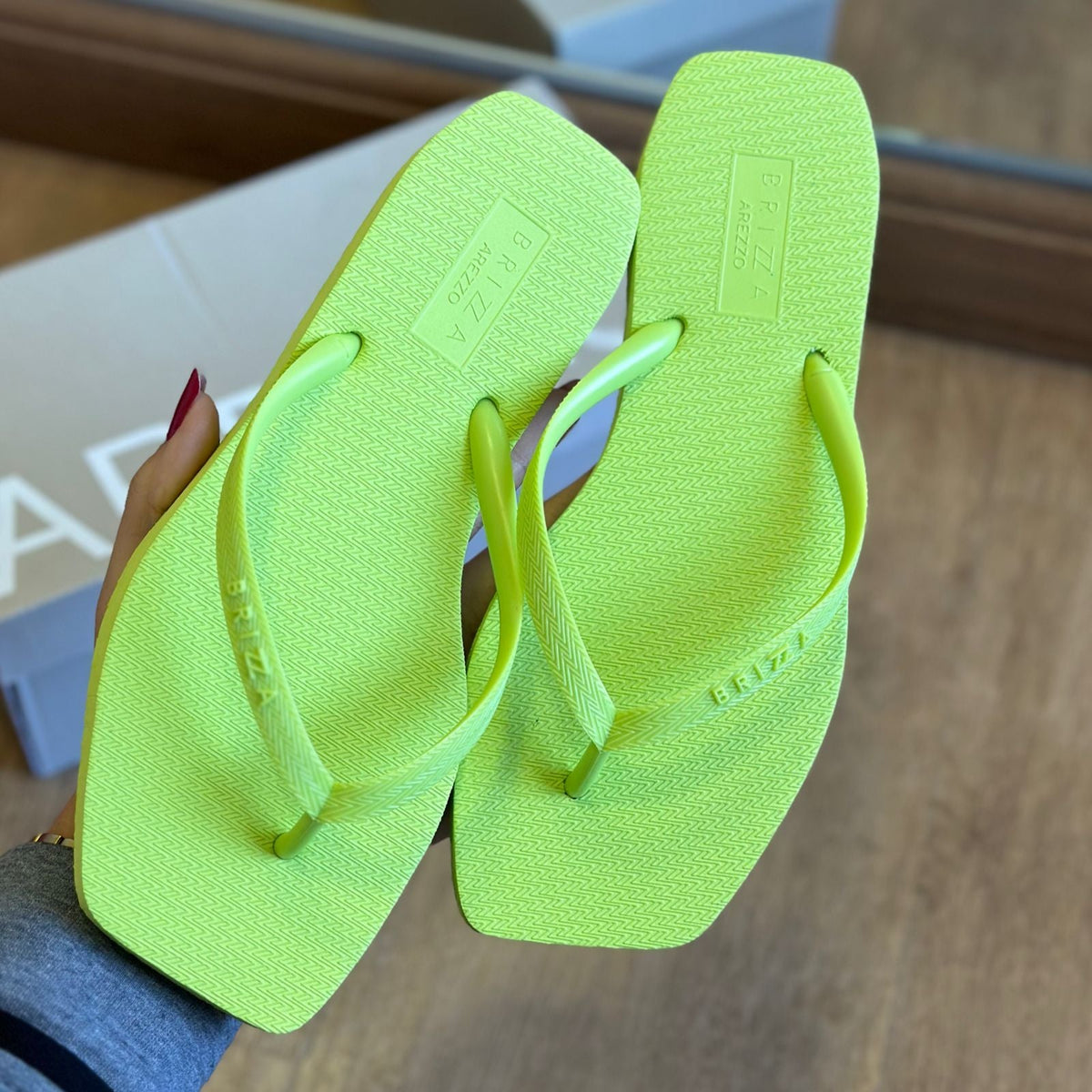 Chinelo Arezzo Z190270002