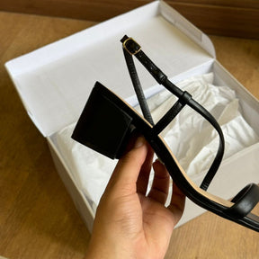 Sandália Arezzo Salto Bloco Tira Curva A100551061