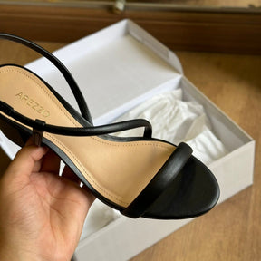 Sandália Arezzo Salto Bloco Tira Curva A100551061