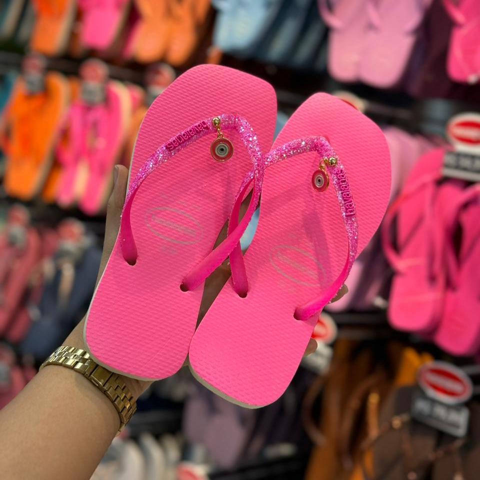 Havaianas Slim Square Glitter Neon + Pin Olho Grego Pendurado