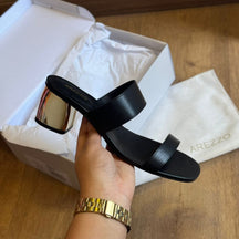 Sandália Arezzo Salto Bloco Duas Tiras A136220002