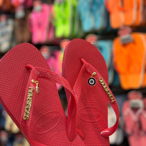 Havaianas Top + Placa Logo + Pin Olho Grego Pendurado