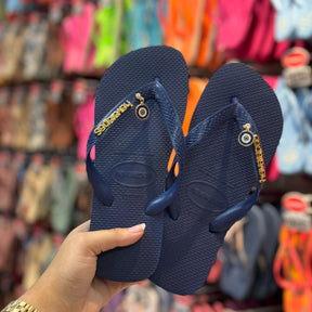 Havaianas Top + Placa Logo + Pin Olho Grego Pendurado