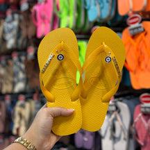 Havaianas Top + Placa Logo + Pin Olho Grego Pendurado