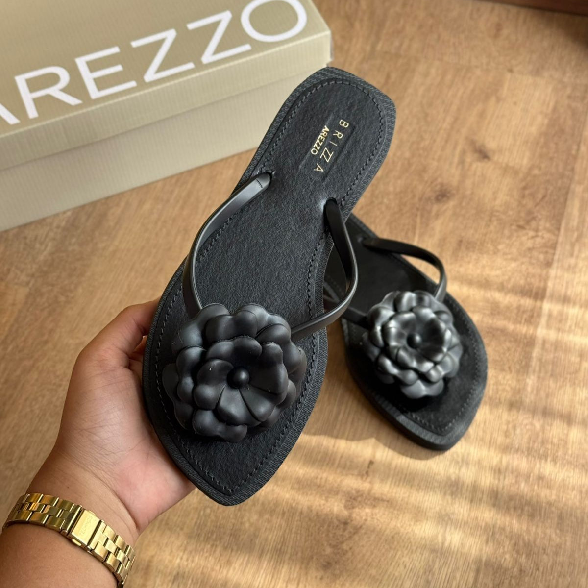 Chinelo de Dedo Arezzo Flor Flash Brizza Z190620023
