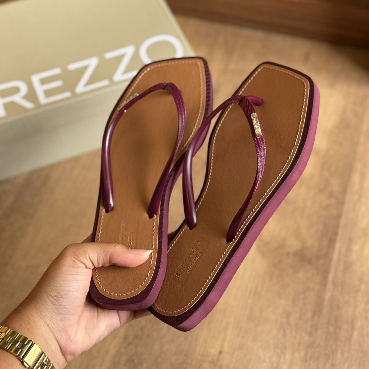 Chinelo de Dedo Arezzo Square Recouro Brizza Z190270001