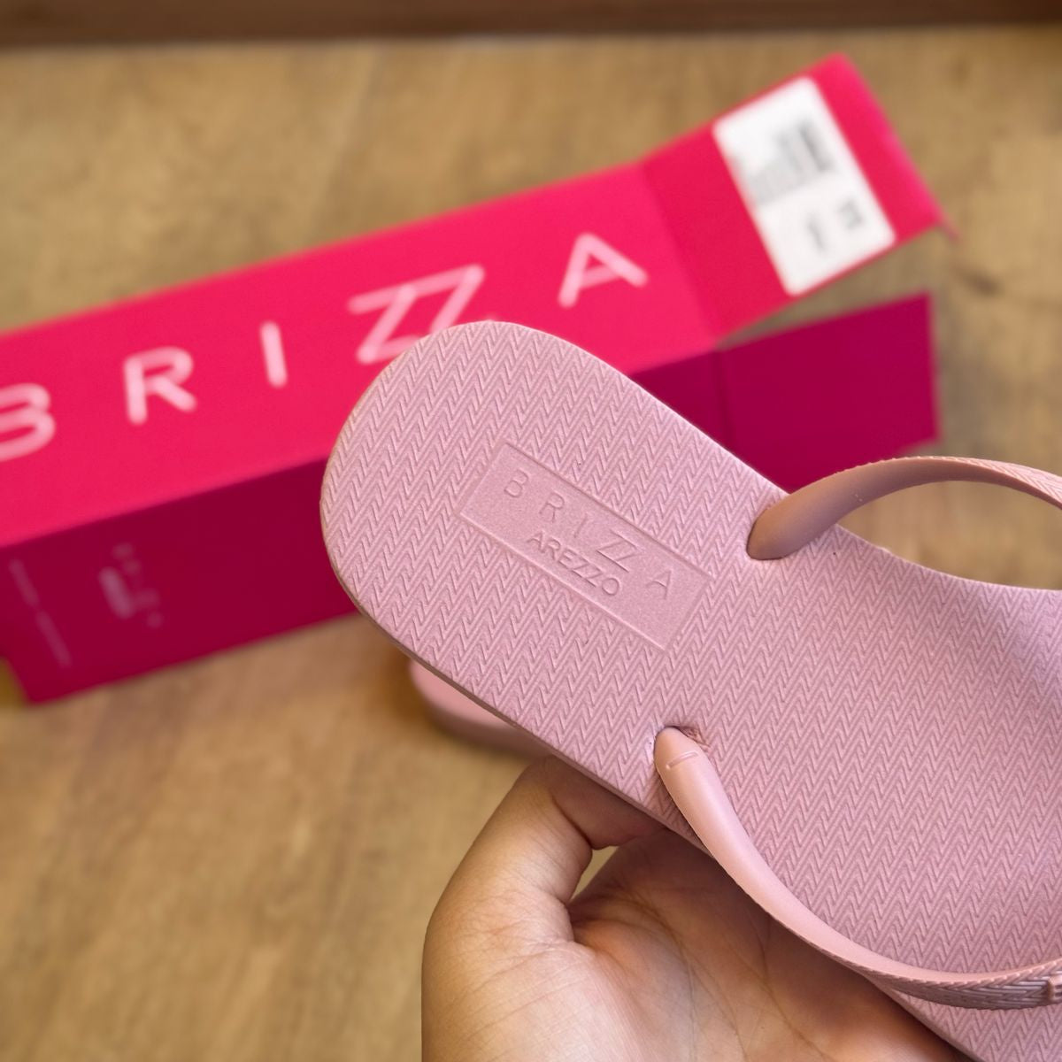 Chinelo de Dedo Arezzo Essential Brizza Z190260001