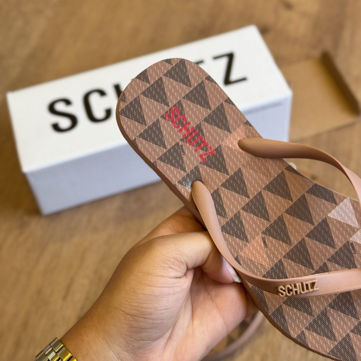 Chinelo de Dedo Schutz Estampado S222960008