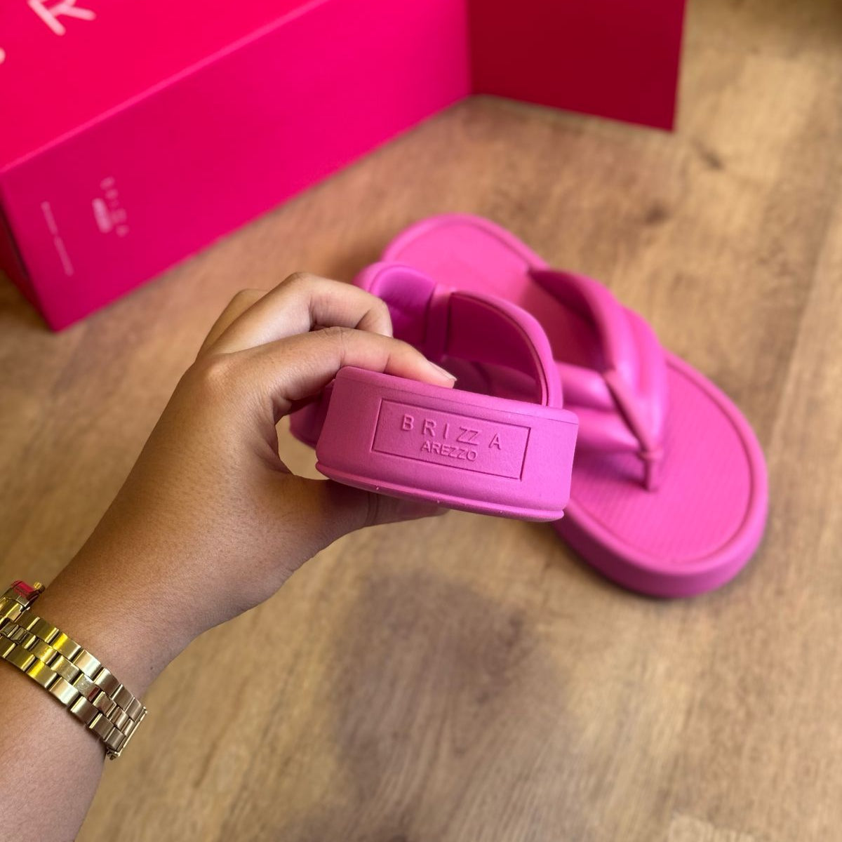 Sandália Arezzo Tiras Largas Brizza Z190100013