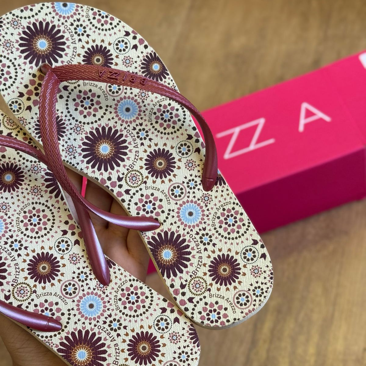 Chinelo de Dedo Arezzo Estampado Z19026012