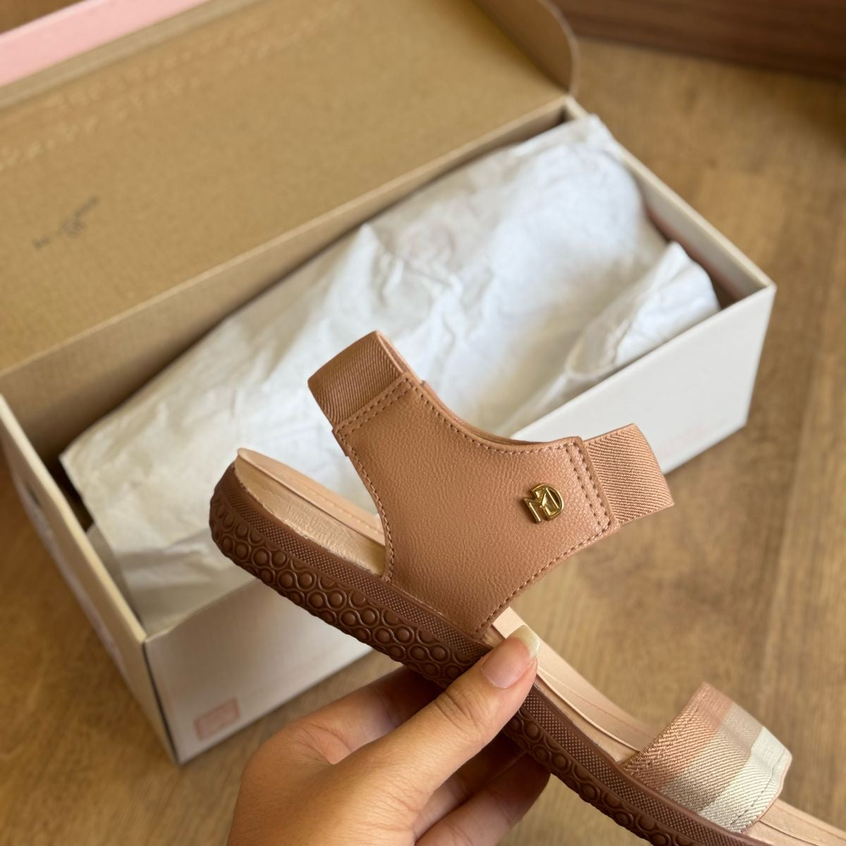 Sandália Modare com Ajuste 7125.241