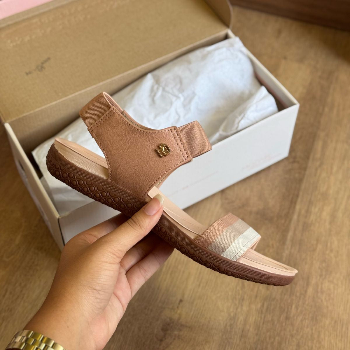 Sandália Modare com Ajuste 7125.241