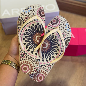 Chinelo de Dedo Arezzo Estampado Z190260121
