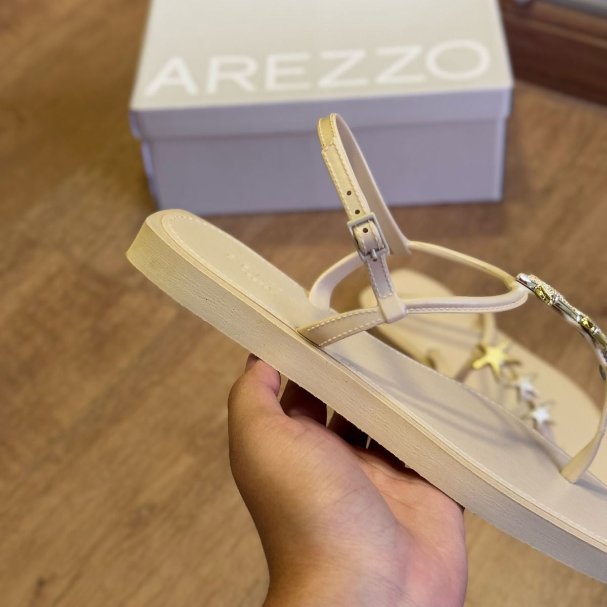 Sandália Arezzo Rasteira Estrela Brizza Z190270227