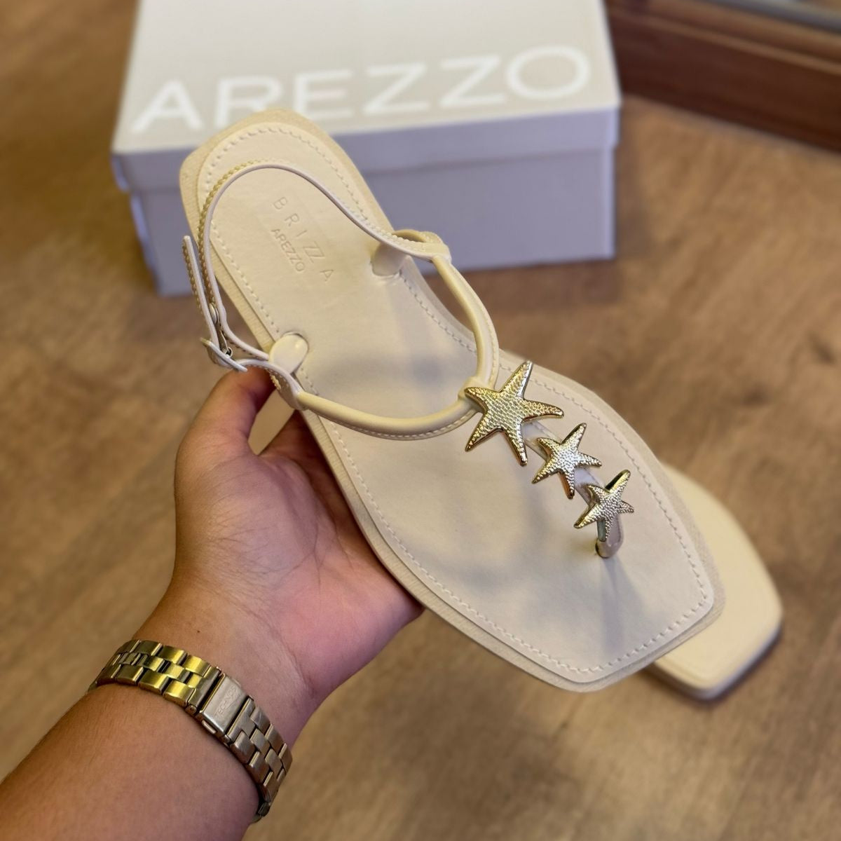 Sandália Arezzo Rasteira Estrela Brizza Z190270227