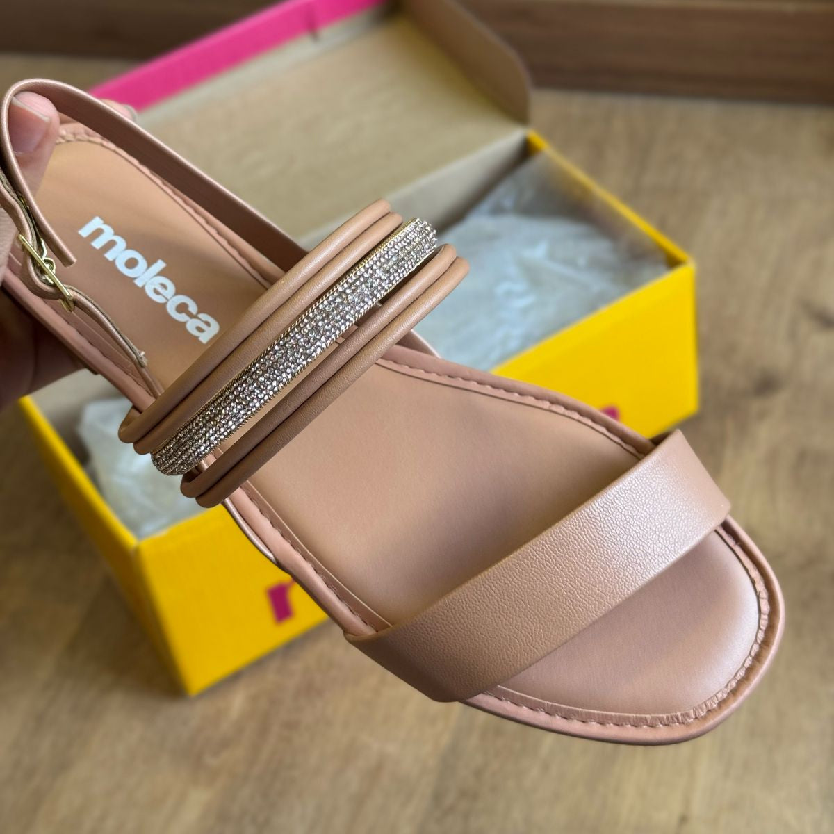 Sandália Moleca Tira Brilhosa 5435.554