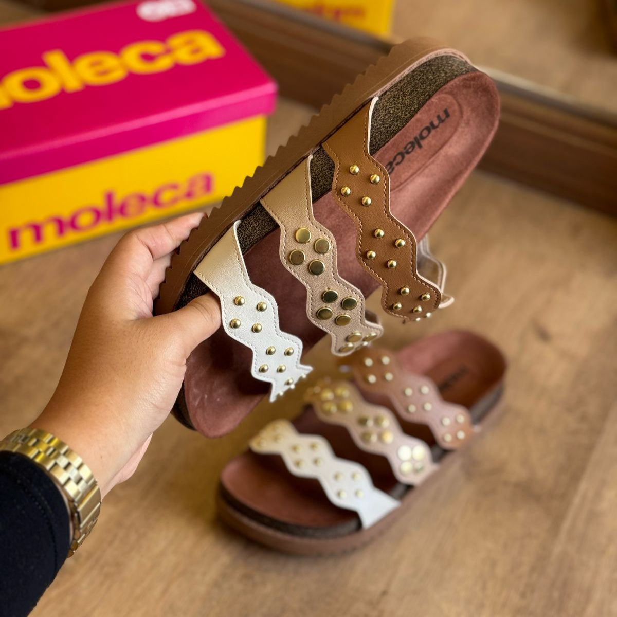 Sandália Moleca Papete com Pequenos Detalhes 5500.108