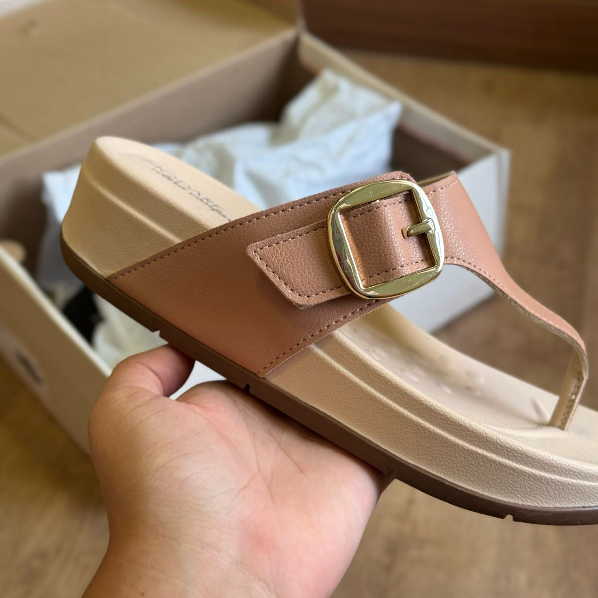 Sandália Modare Fivela Dourado 7016.101