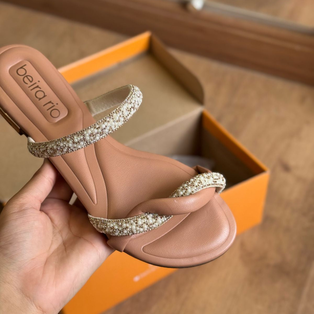 Sandália Beira Rio Tiras Entrelaçadas Brilhosas 8263.976