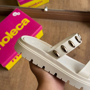 Sandália Moleca Detalhe de Pontinhos Dourados 5504.112