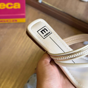 Sandália Moleca Rasteira Duas Tiras Brilhosas 5462.142